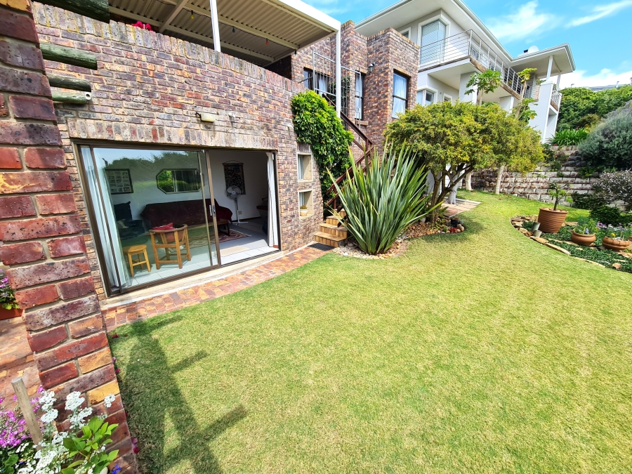 4 Bedroom Property for Sale in Wavecrest Eastern Cape